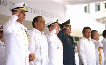 Atestigua Astudillo cambio de mando de 8 Región Naval Militar