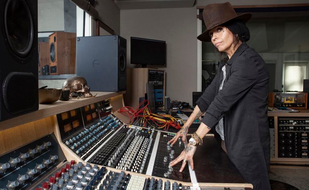 Linda Perry, quien dijo que participará en la nueva iniciativa, también hizo historia como la primera mujer nominada a productor del año en 15 años por música no clásica. FOTO: AP