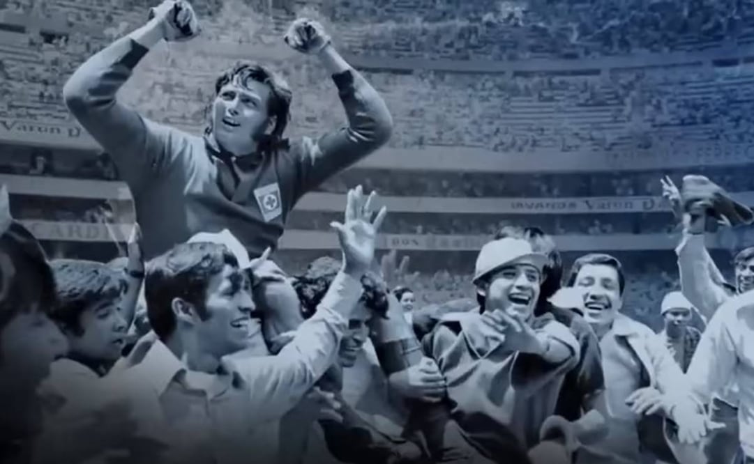 "Azul oscuro, azul celeste".