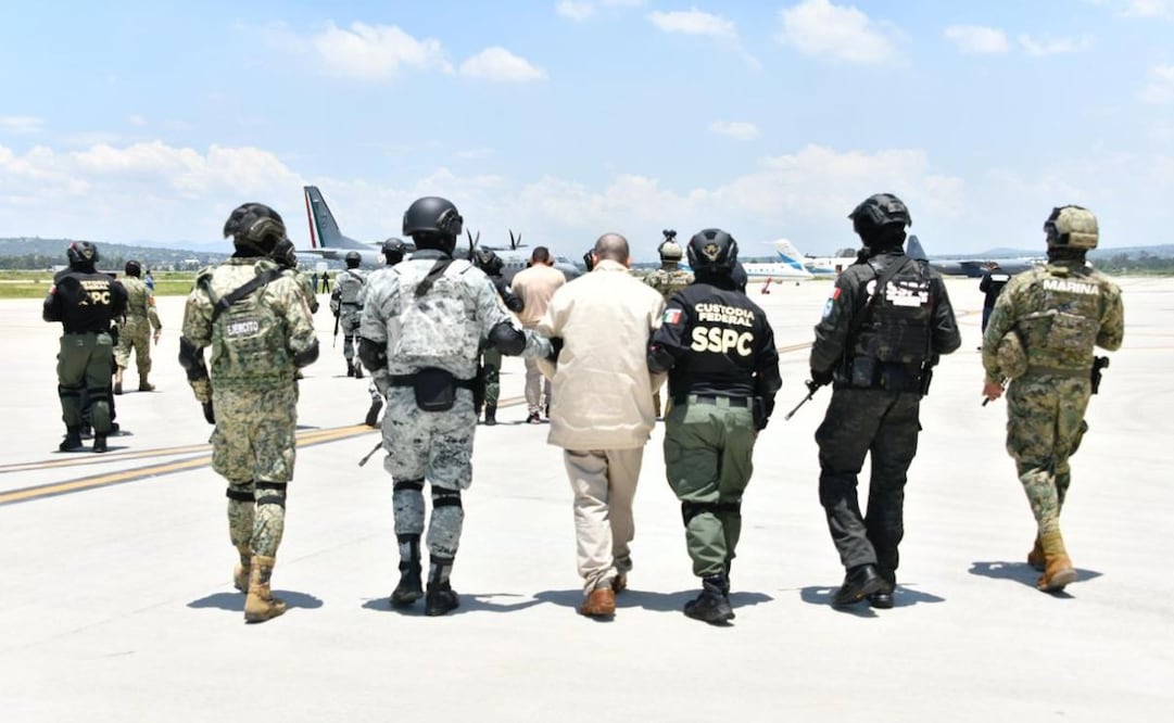 Segundo combo de 26 narcos entregados a EU, entre ellos "La Tuta" y el líder de "Los Cuinis". Foto: Especial