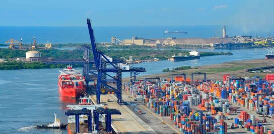 Puerto Lázaro Cárdenas reporta 31% de incremento en carga en contenedores