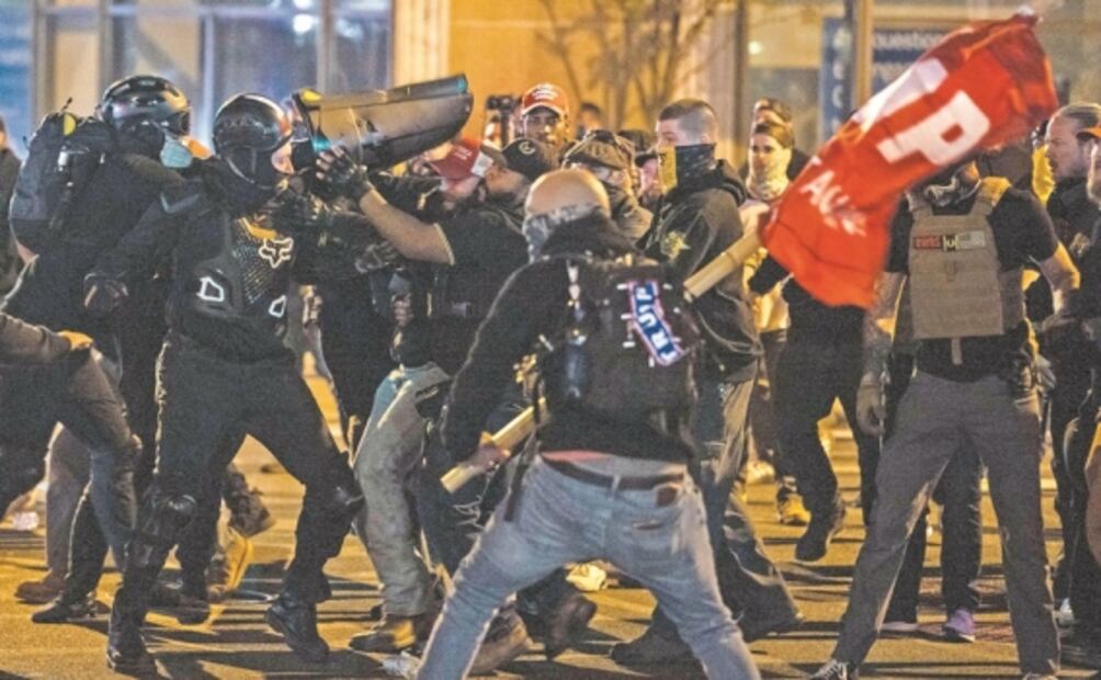 Trumpistas se lanzan a las calles; denuncian “fraude” sin pruebas