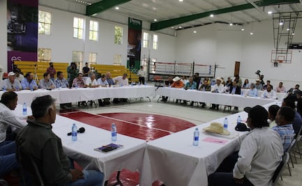 Campesinos y representantes vinícolas se reúnen por conflicto de agua en Parras, Coahuila