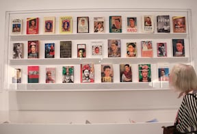 Frida Kahlo como mito y marca; una exposición revisa el origen del ícono global