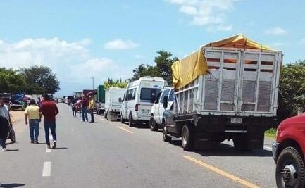 Cierran carretera Panamericana para pedir la instalación de un cuartel militar en Chiapas