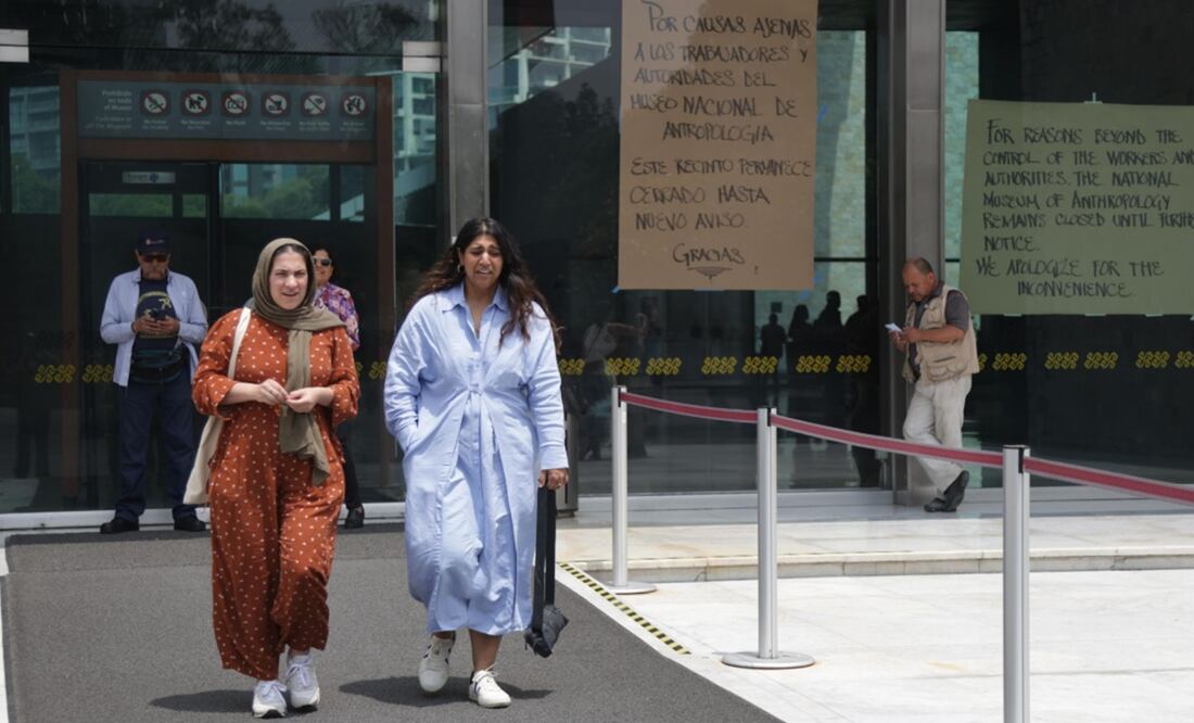 Extranjeros se vieron afectados por el cierre temporal del Museo Nacional de Antropología. Foto: Carlos Mejía/EL UNIVERSAL.