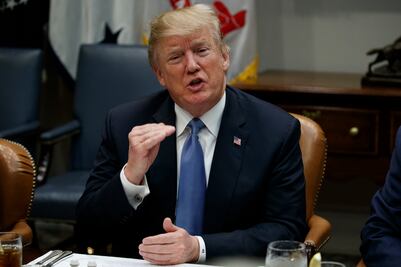 Trump pide a republicanos "dejar de perder el tiempo" con leyes migratorias