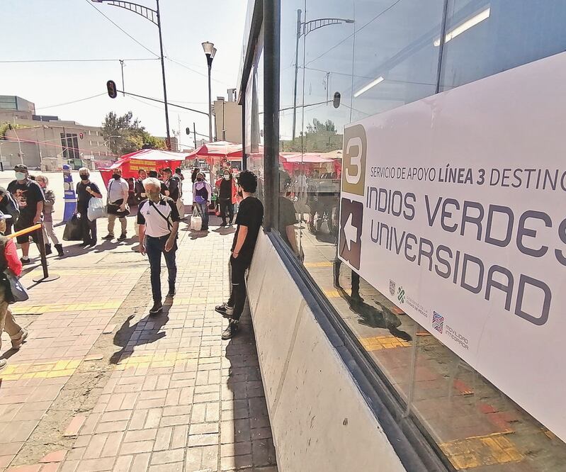 Por ser día de asueto, la L3 del Metro que va de Universidad a Indios Verdes va a restablecer sus operaciones sólo con 15 trenes, los cuales serán monitoreados para su buen funcionamiento. BERENICE FREGOSO. EL UNIVERSAL