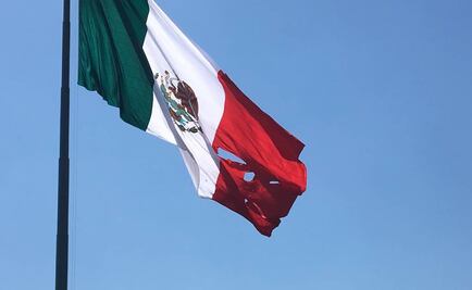 Se rasga Bandera durante ceremonia