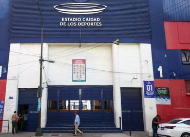 Retiran sellos en Plaza de Toros México y Estadio Ciudad de los Deportes; fanáticos del Cruz Azul buscan boletos para partido con Tigres
