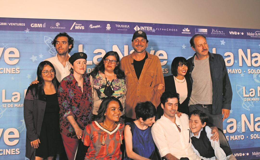 El elenco en la presentación de la cinta sobre un locutor de radio que dirige un programa donde un niño con cáncer le pide que lo ayude a conocer el mar. Foto: Jorge Emilio Sánchez/ EL UNIVERSAL