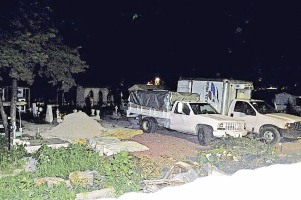 En julio pasado, la policía local detuvo a una persona que tenía su centro de operaciones en el cementerio de Santa Lucía, en Azcapotzalco (FOTOS: ESPECIALES)