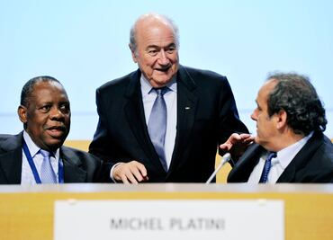 FIFA mantiene las sanciones a Blatter y Platini