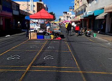 "Es un robo": cobran 480 pesos por metro cuadrado a comerciantes para instalarse en romería de Neza