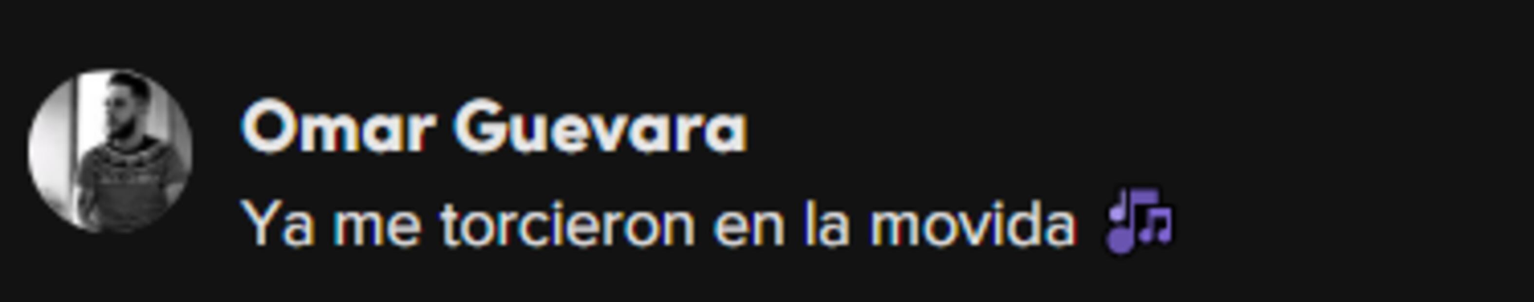 Captan de ojialegre a Christian Nodal con el escote de una fanática