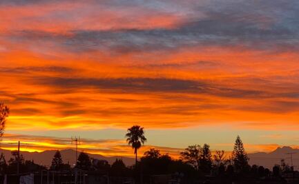 Amanecer en la CDMX: cielo se pinta de rojo y sorprende a capitalinos
