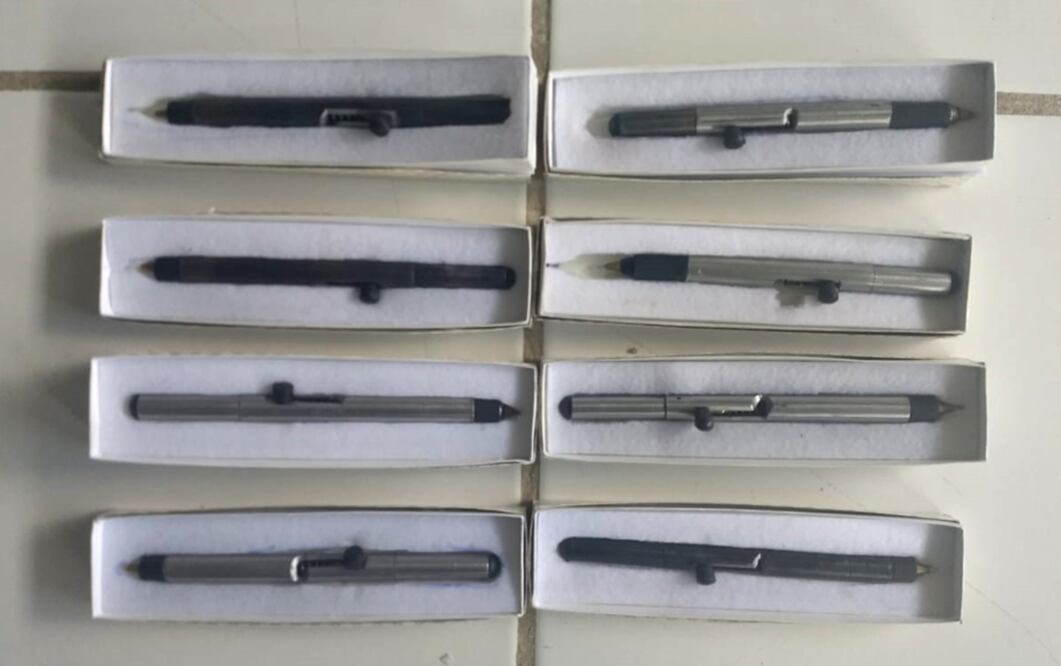 El sujeto y las armas quedaron a disposición del agente del Ministerio Público de la Federación. Foto: Especial