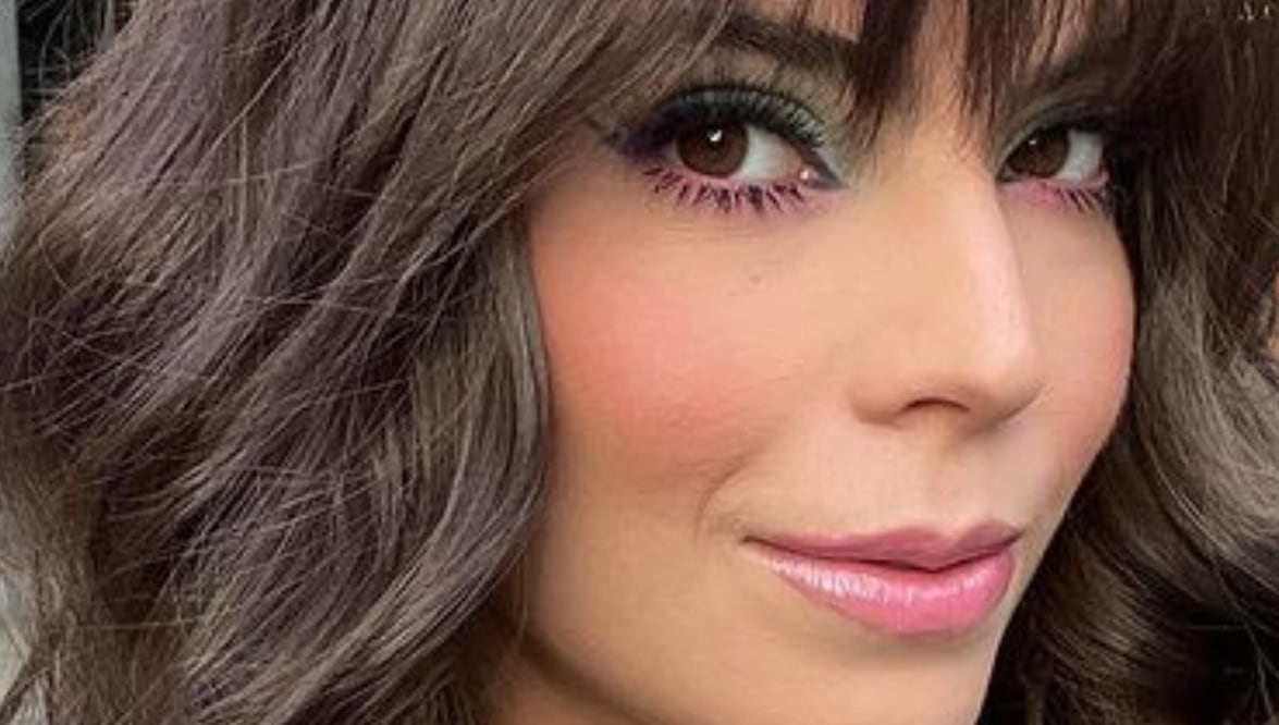 Esmeralda Ugalde. Fuente: Instagram @esmeoficial.