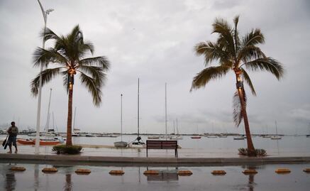 Tormenta tropical "Raymond" mantiene su fuerza frente a las costas del Pacífico; provocará lluvias intensas y oleaje elevado