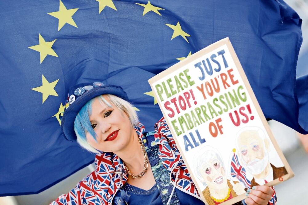Una manifestante contraria a la salida británica de la Unión Europea (UE), en Bruselas, Bélgica. Foto: SUSANA VERA. REUTERS