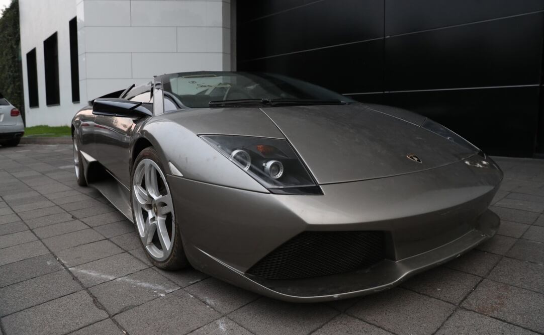 Lamborghini Murciélago 2007 a subasta en Los Pinos. / Fotos: Valente Rosas. EL UNIVERSAL