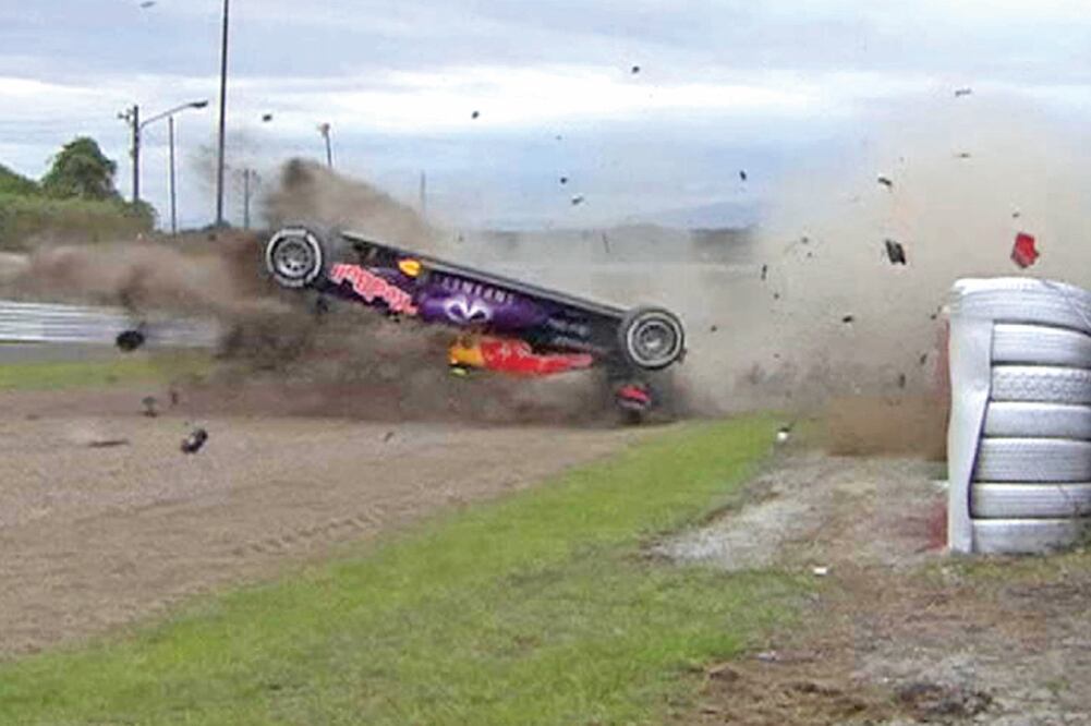 La tecnología impidió que el accidente de Kvyat en Japón fuera mortal (ARCHIVO. EL UNIVERSAL)