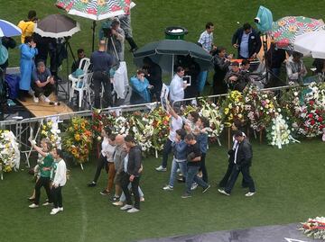 Despiden a los 'héroes' del Chapecoense bajo la lluvia