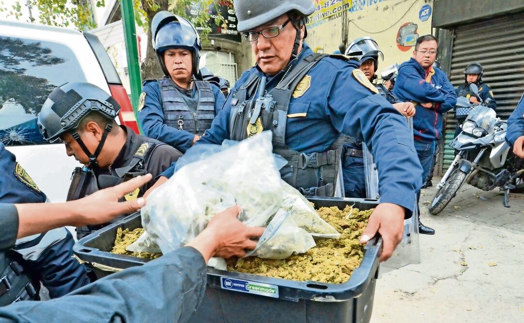 La coordinación entre autoridades capitalinas y federales ha permitido asegurar miles de dosis de drogas y armas, entre otros objetos para delinquir. Foto: Archivo CUARTOSCURO