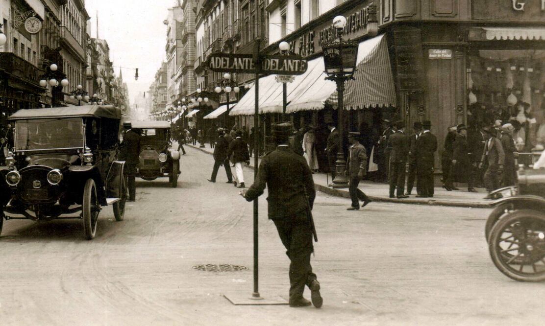 El inicio y la transformación de los semáforos en la CDMX