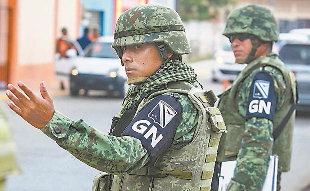 Regulación. El artículo 9 de la Ley de la Guardia Nacional establece que se pueden inspeccionar los documentos migratorios. Foto: ARCHIVO EL UNIVERSAL