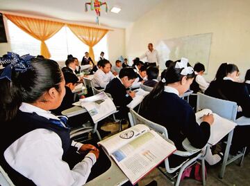 SEP advierte que CNTE no debe sustituir libros de texto