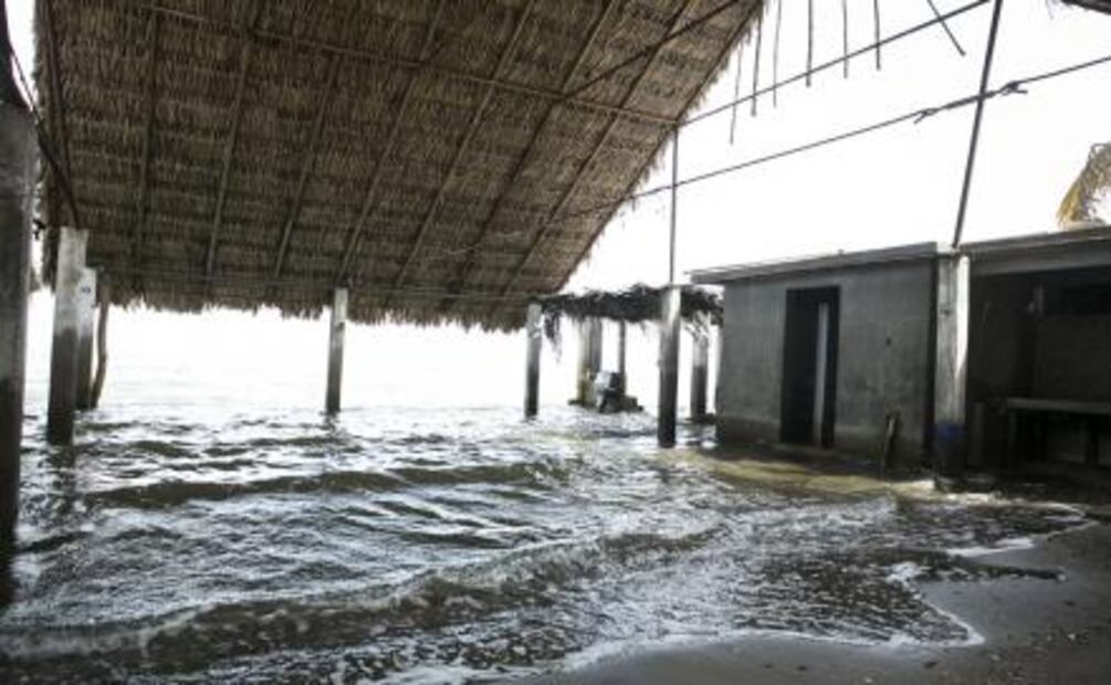 Terremoto y lluvias tronaron a familias de Playa Vicente en Oaxaca