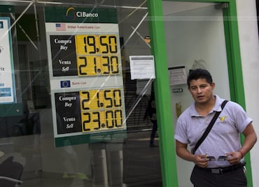Prevén tipo de cambio a 22 pesos por guerra comercial y elecciones