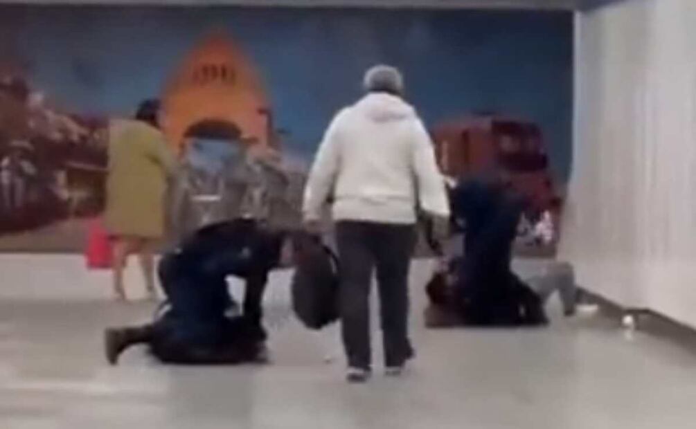 Pelea en metro revolución. Foto: Captura de pantalla