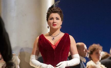 La soprano Anna Netrebko da positivo a Covid-19 y se encuentra hospitalizada