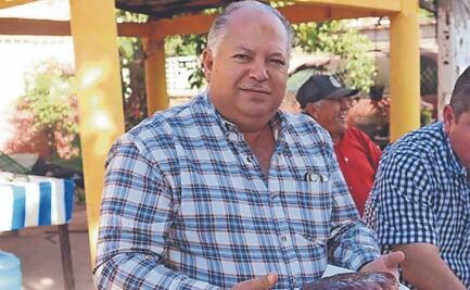 Alcalde desaparece del PRI y aparece en Morena