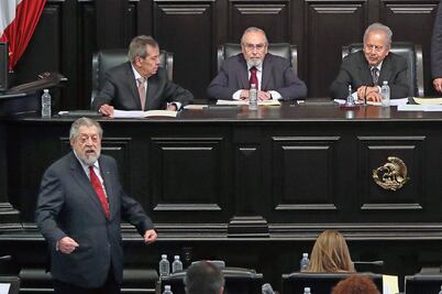 Entre protestas, inicia trabajos la Constituyente