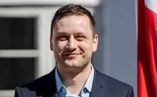 "Nuestras decisiones se toman aquí", responde primer ministro de Groenlandia a Trump; Macron refrenda su apoyo al territorio autónomo