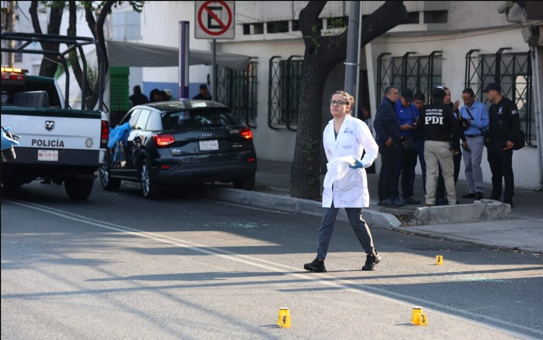Ximena Guzmán y José Muñoz, integrantes del equipo de la jefa de Gobierno, Clara Brugada, fueron asesinados a tiros sobre la Calzada de Tlalpan, en la Ciudad de México, el martes 20 de mayo de 2025. Foto: Francisco Rodríguez/EL UNIVERSAL