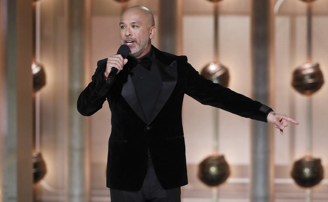Jo Koy, comediante y conductor de los Globos de Oro 2024 no ha causado gracia entre público y artistas.  / Foto: AP.