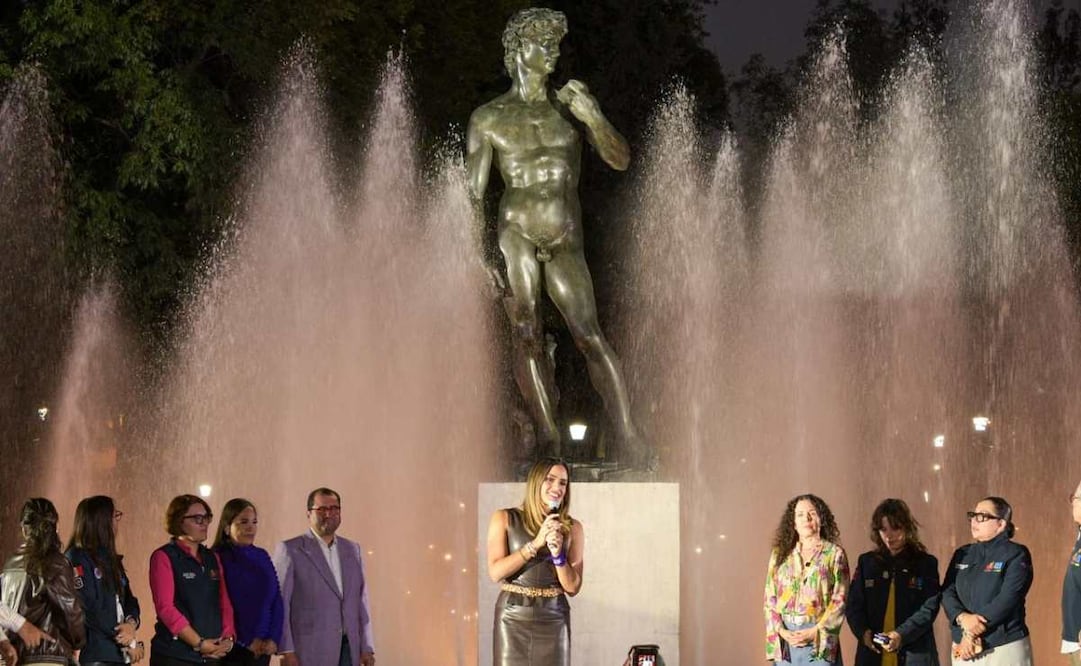 Asegura que el espacio no se intervenía desde hace más de 40 años y destaca la rehabilitación de luminarias, adoquín y la escultura de David. (02/03/26) Foto: Santiago Cadena/ EL UNIVERSAL