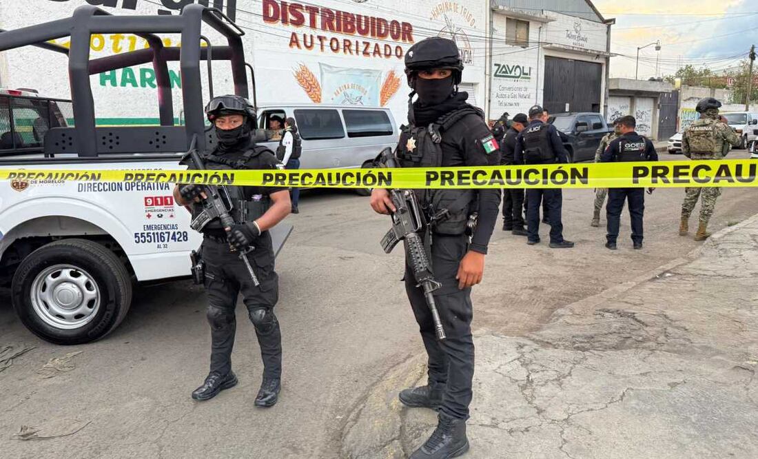 Elementos de la Semar, FGJEM y policia municipal de Ecatepec localizaron y aseguraron una bodega que operaba como centro de monitoreo que intervenía de manera ilegal la señal de las cámaras de vigilancia del C4 municipal. Foto: Especial.