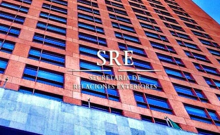 Dan acordeón a cónsules