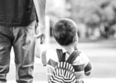 "Te cuidas": madre deja solo durante dos años a su hijo de 9, por irse con su pareja