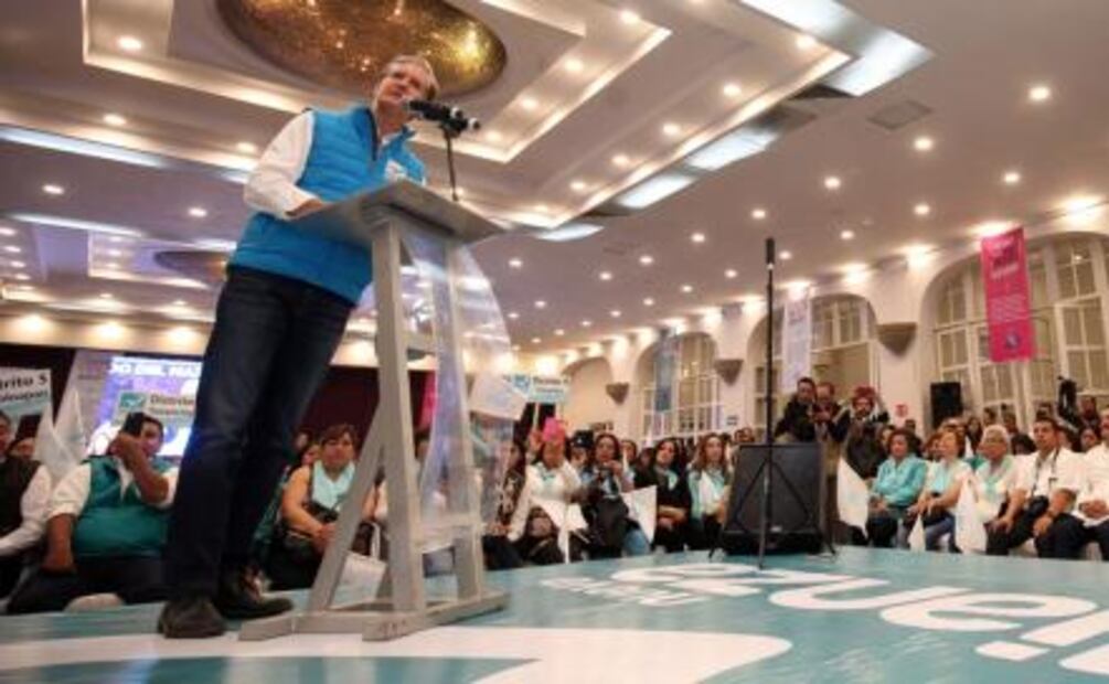 Ernesto Laguardia hace campaña con Del Mazo en Toluca