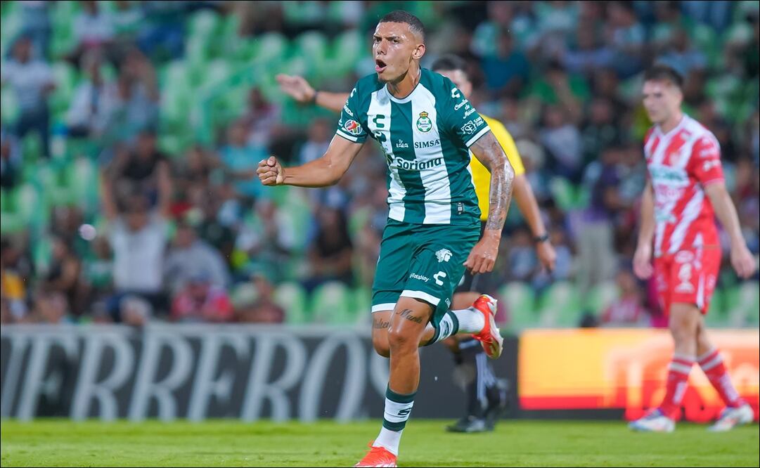 Franco Fagúndez festeja el primero de los dos goles de Santos Laguna / Foto: Imago7