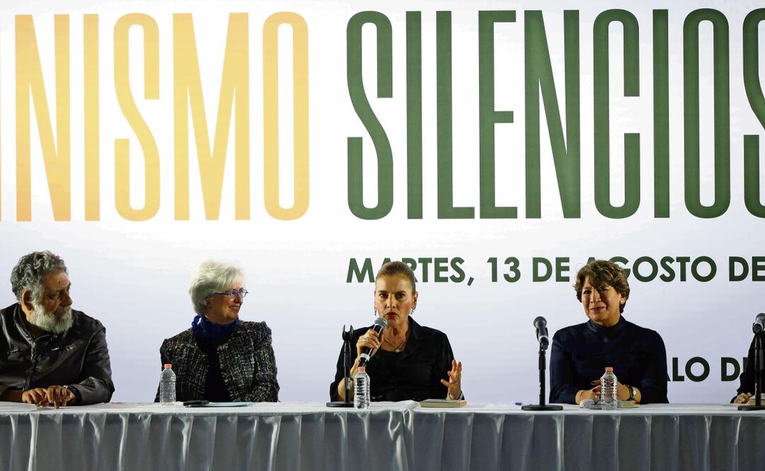 El periodista Pedro Miguel, la embajadora Raquel Serur y la gobernadora del Estado de México, Delfina Gómez acompañaron a la historiadora en la presentación de su libro Feminismo silencioso. Foto: Diego Simón Sánchez / EL UNIVERSAL