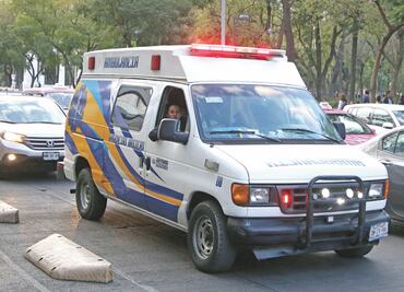 CDMX va por regular servicio de ambulancias