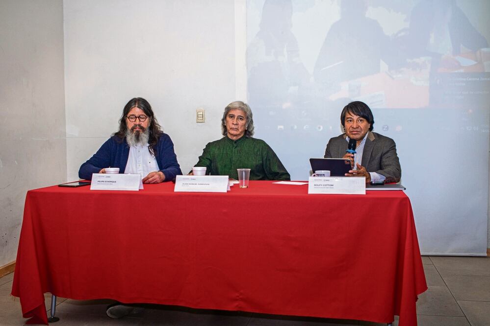 Felipe Echenique, Juan Sandoval y Bolfy Cottom, en la mesa de análisis “Tren Maya. Testimonio desde la historia y la arqueología”. Foto: Gabriel Pano | El Universal