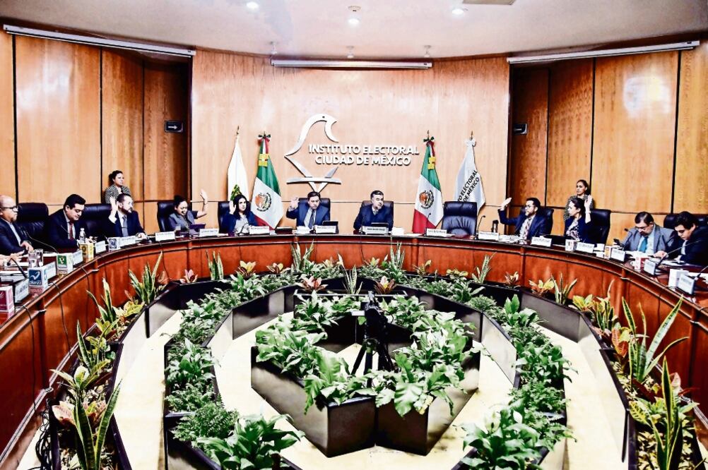 El Instituto Electoral de la Ciudad de México, en conjunto con el Instituto Nacional Electoral, lleva el registro de los eventos y recorridos que realizan los siete aspirantes a gobernar la capital del país. Foto: ARCHIVO EL UNIVERSAL